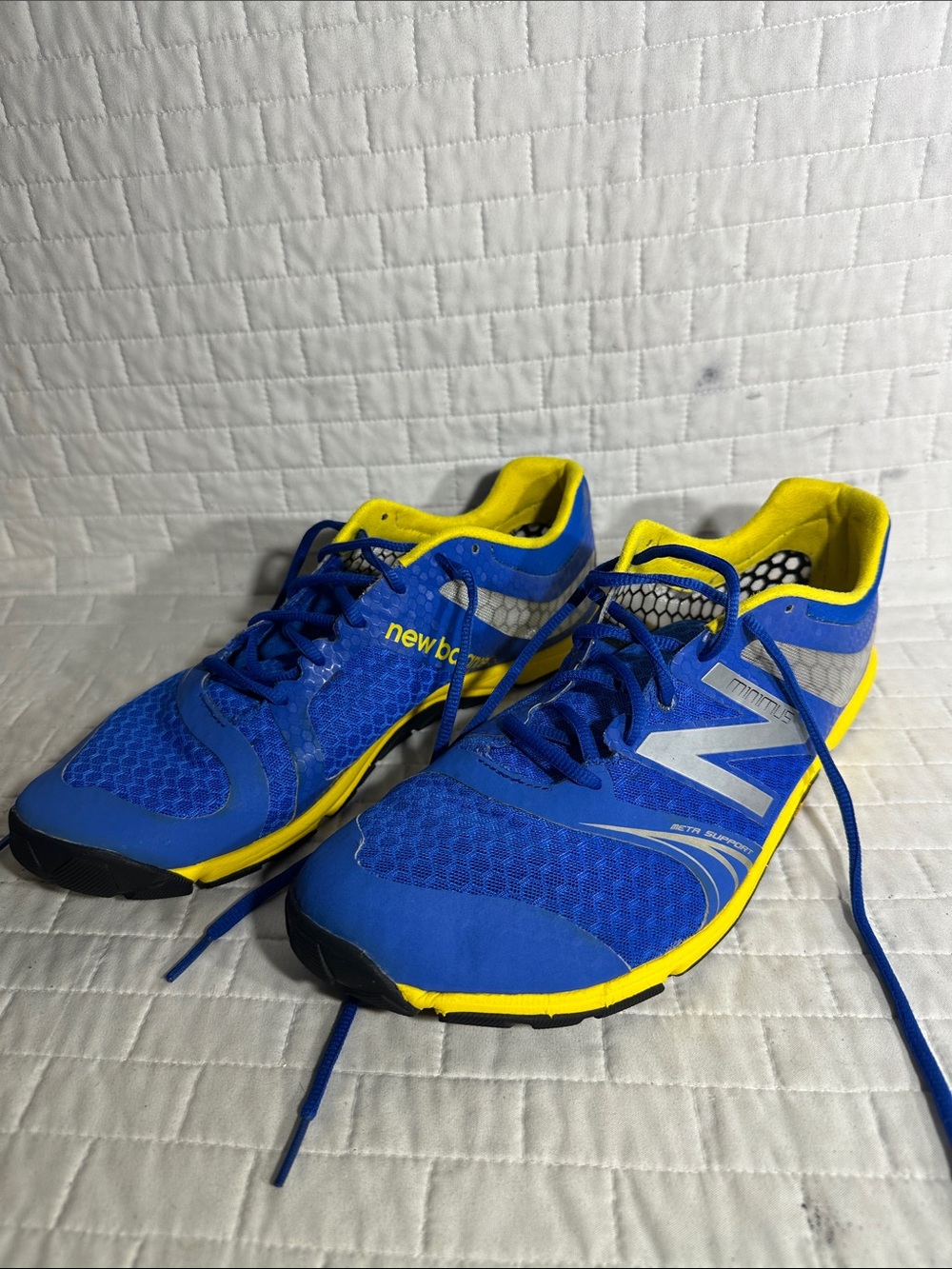 New Balance Minimus 20v3 Cross-Training Shoe in blue and yellow